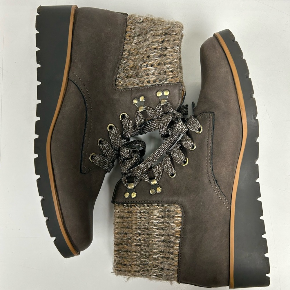 Adrienne Vittadini Brown Combat Boots - Picture 1 of 6